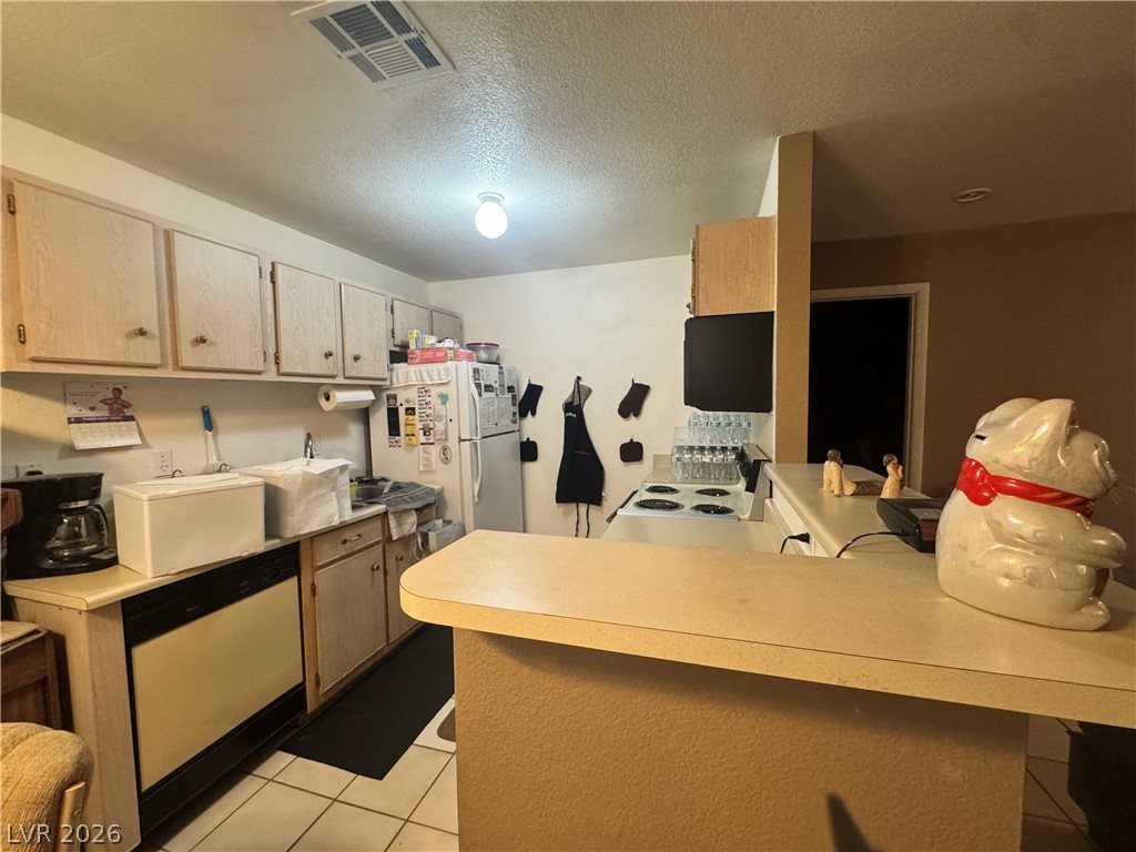 5131 Lindell Road 106