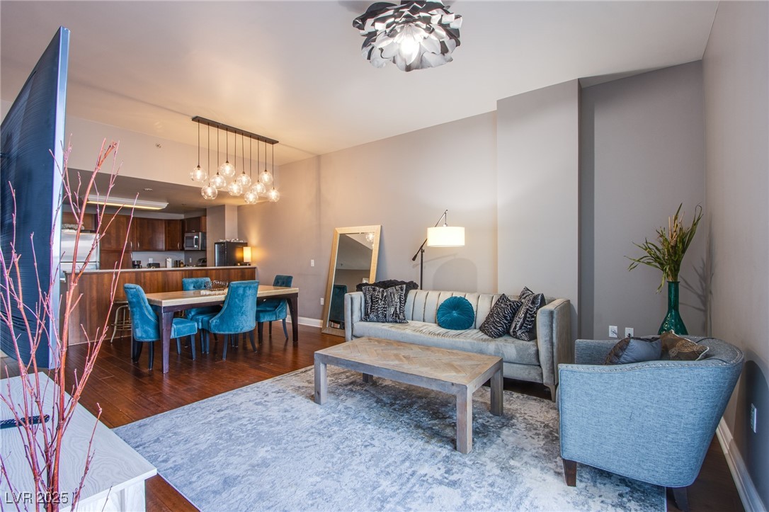150 Las Vegas Boulevard 807