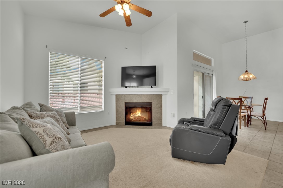 2305 W Horizon Ridge Parkway 2722