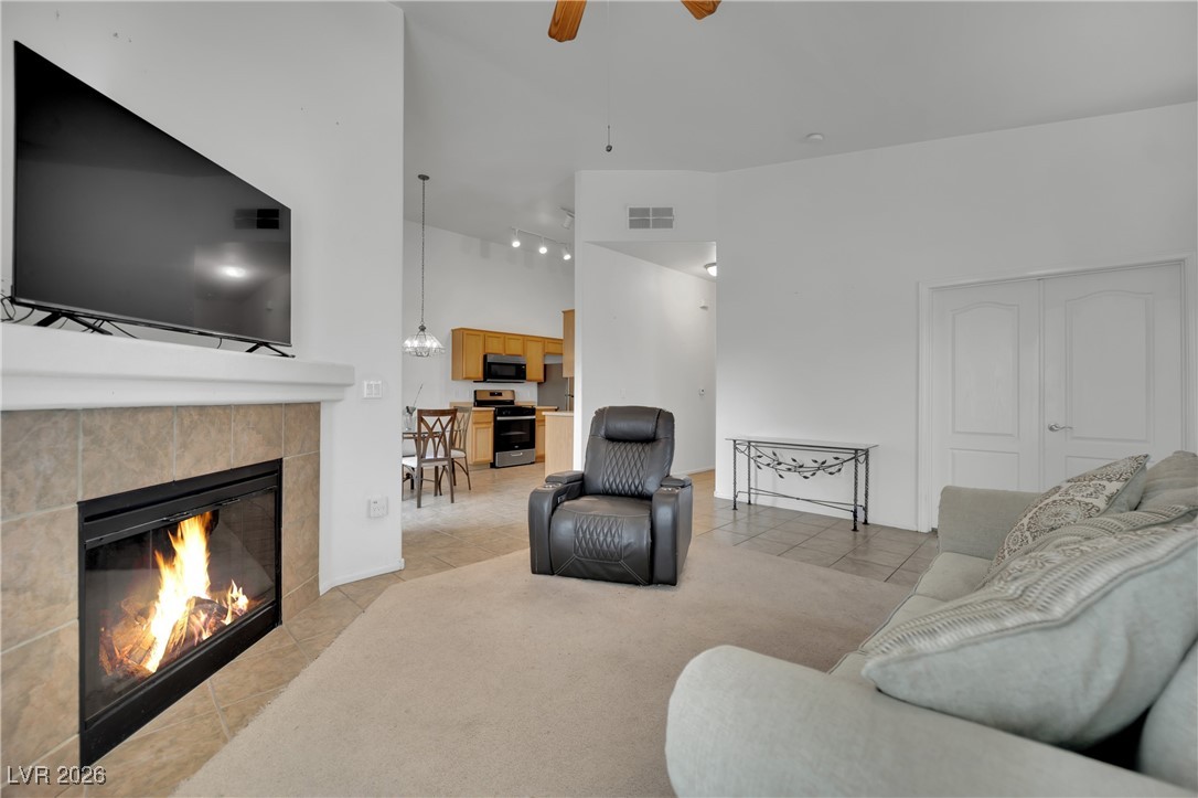 2305 W Horizon Ridge Parkway 2722