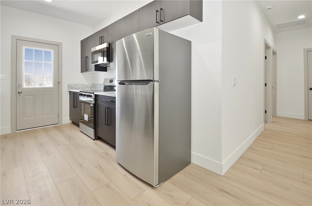 2001 S Dandelion Street 3