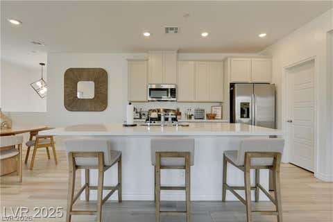Townhouse For Rent - 600 N Carriage Hill Drive #2160<br/> Las Vegas, NV 89138