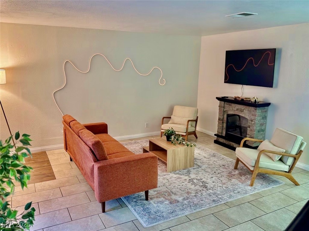 544 Oakbrook Lane