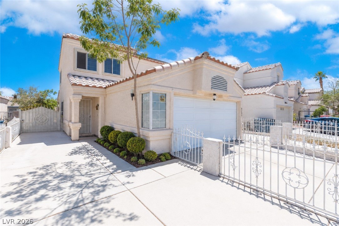 8209 Hydra Lane