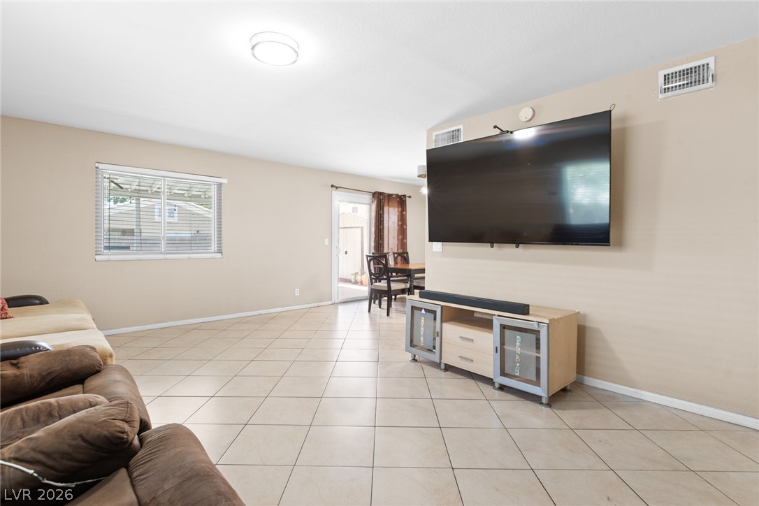 8209 Hydra Lane