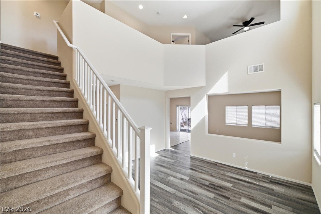 528 ROUND REIGN Avenue 0