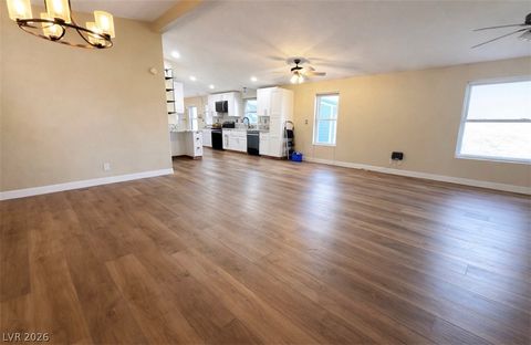 Mobile Home For Sale - 202 Tres Lobos Avenue<br/> Overton, NV 89040