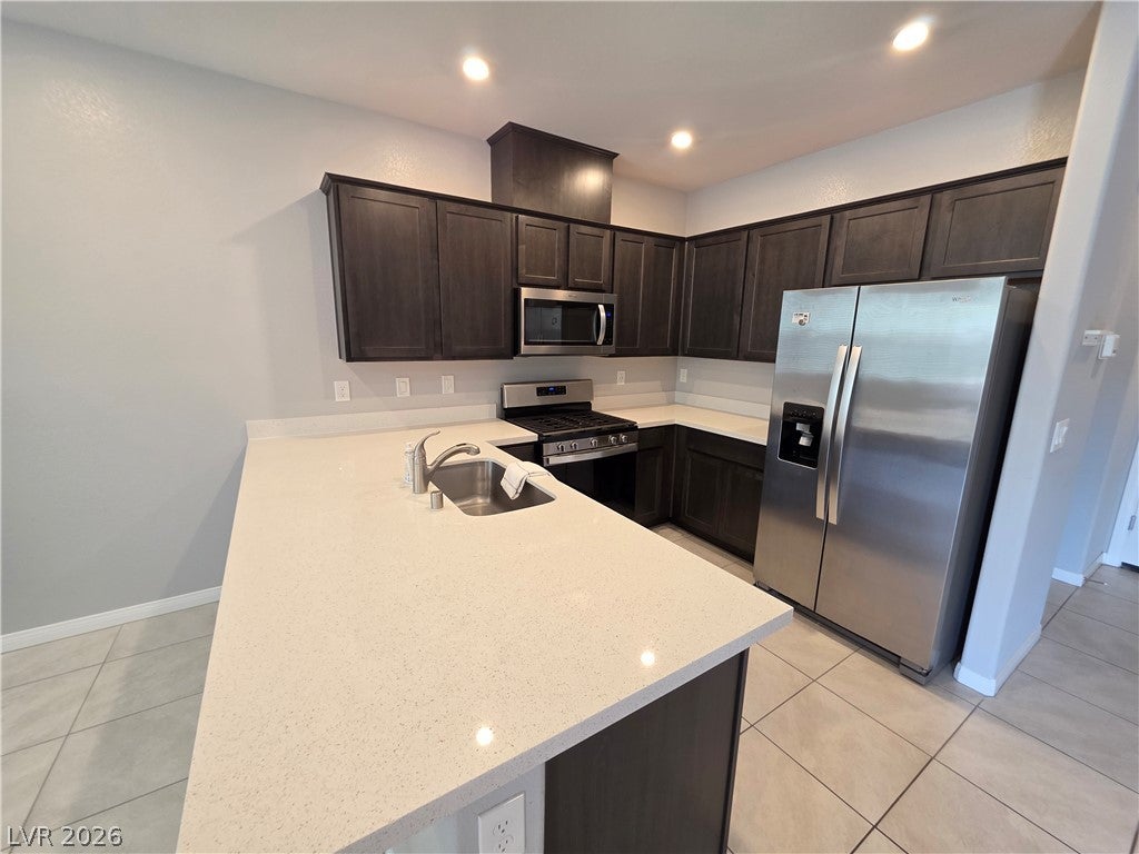Properties 2 675 Vetiver Lane