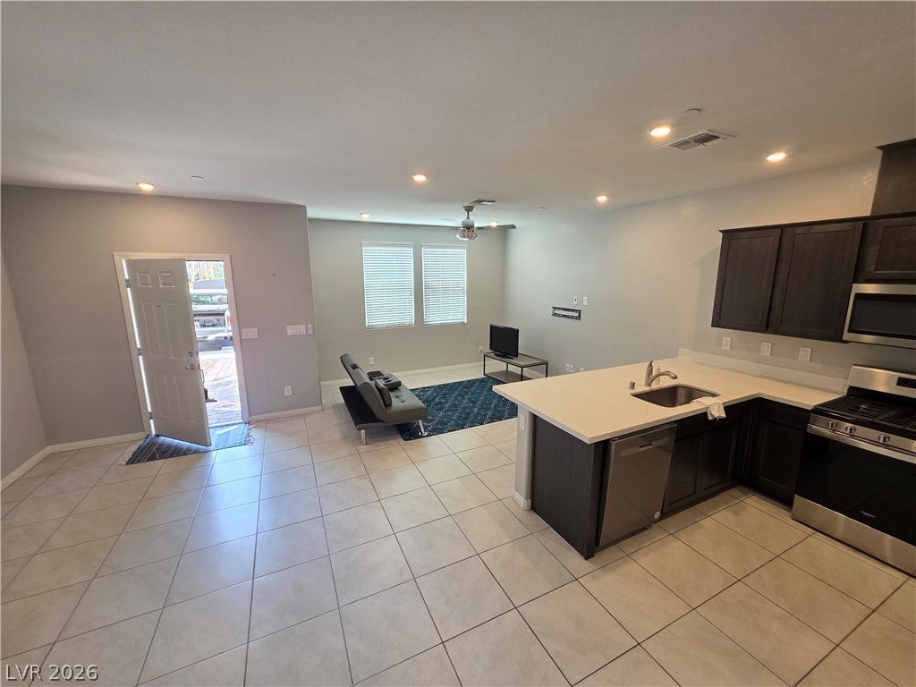 Properties 4 675 Vetiver Lane