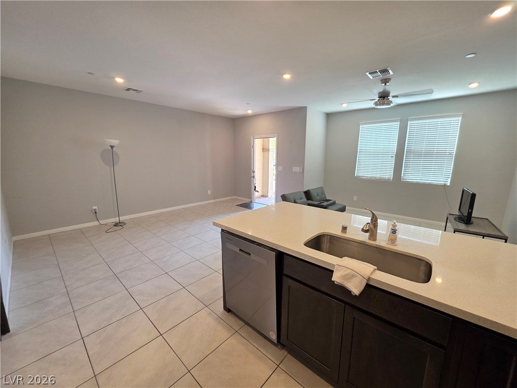 Properties 3 675 Vetiver Lane