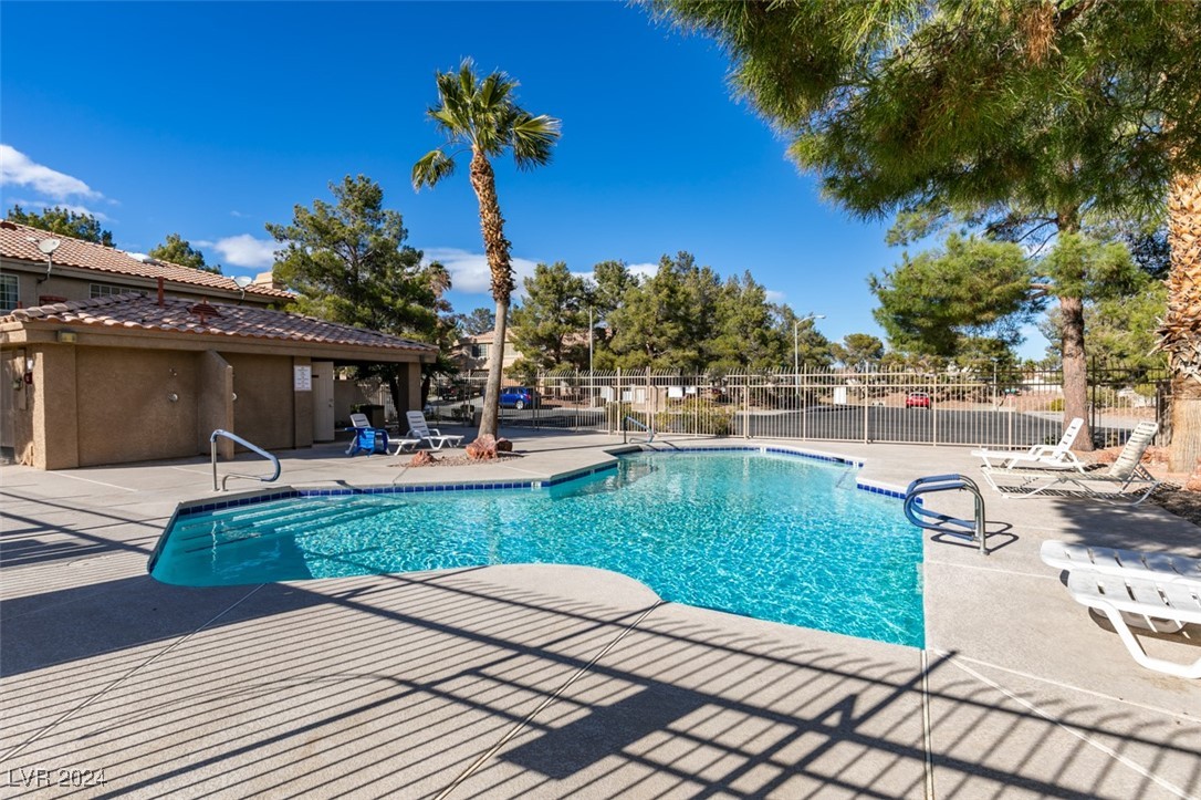 2826 Shannon Cove Drive, Henderson, Nevada image 17