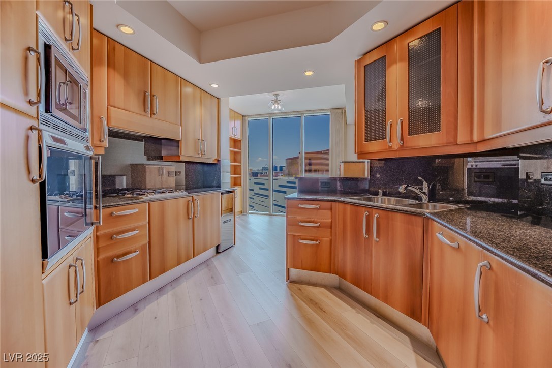 2747 Paradise Road 2305