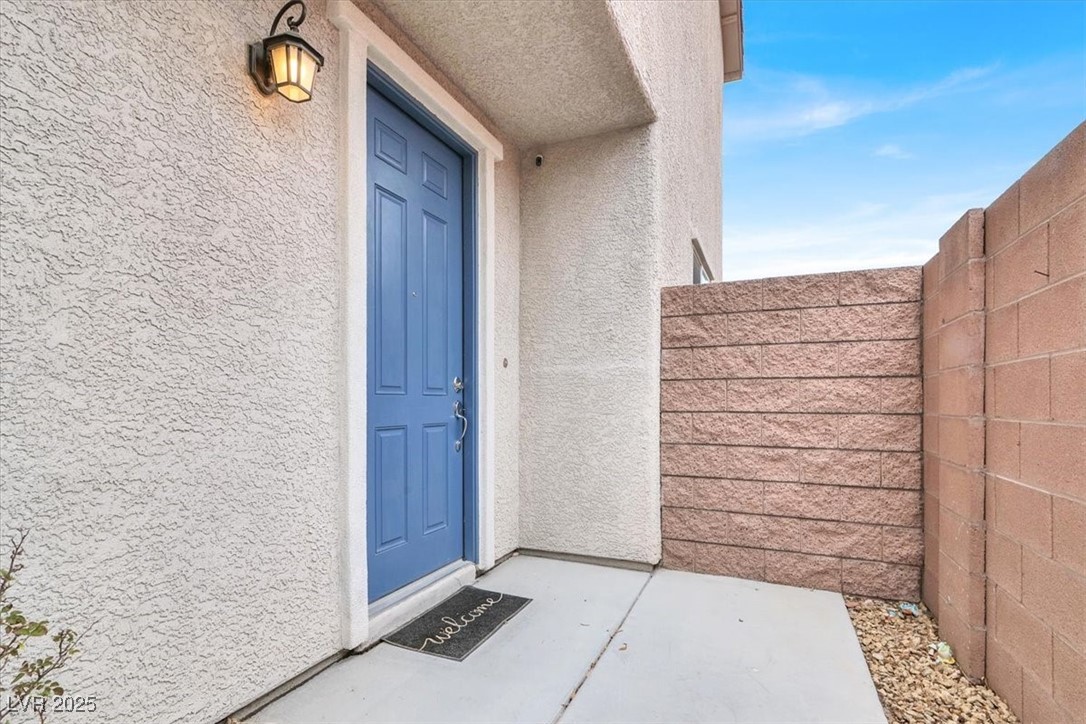 10368 Saddle Mountain Street