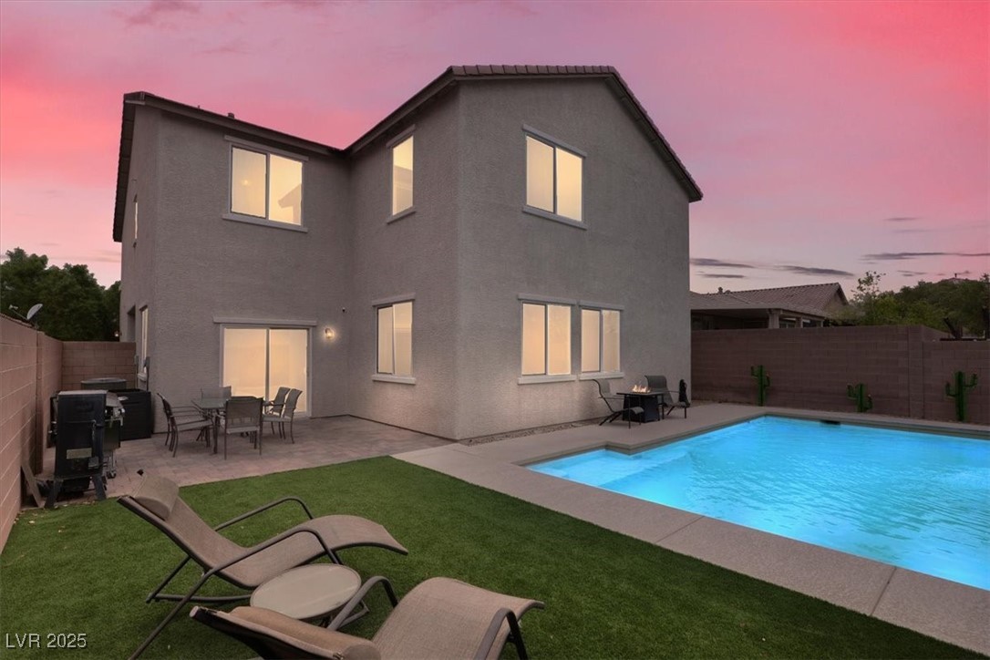 10368 Saddle Mountain Street