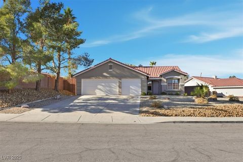 Photo of 687 Arrowhead Canyon Drive, Henderson, NV 89002 (MLS # 2741793)