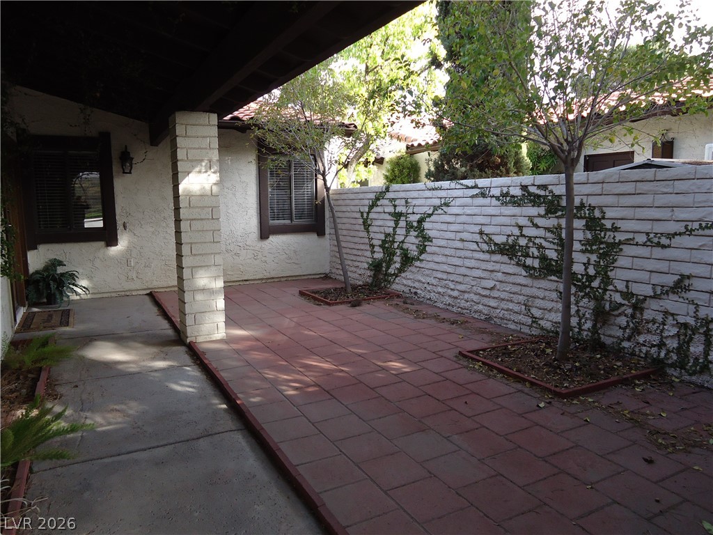 2313 CALLE DE NUEVO