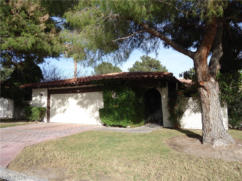 2313 CALLE DE NUEVO