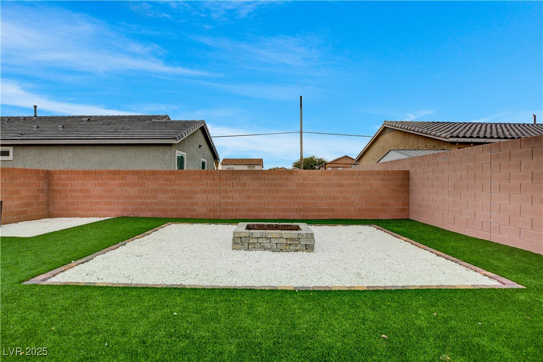 1813 Classic Novel Street