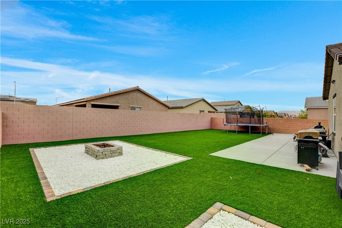 1813 Classic Novel Street