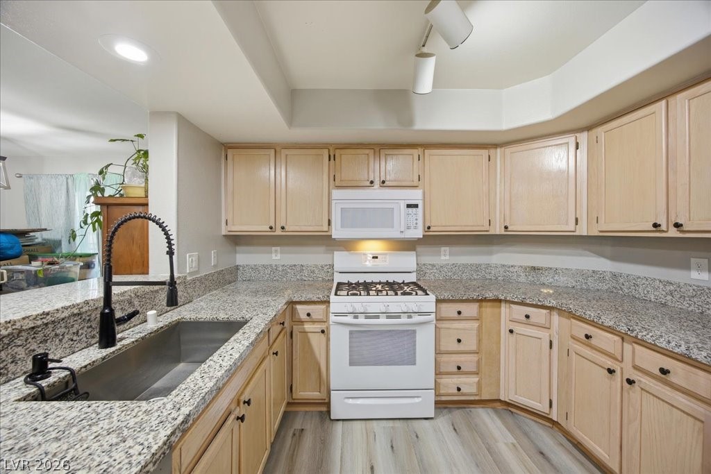 7950 W Flamingo Road 1017