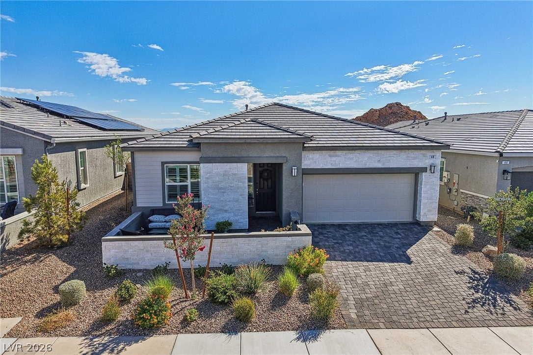 48 Tatahatso Point Street