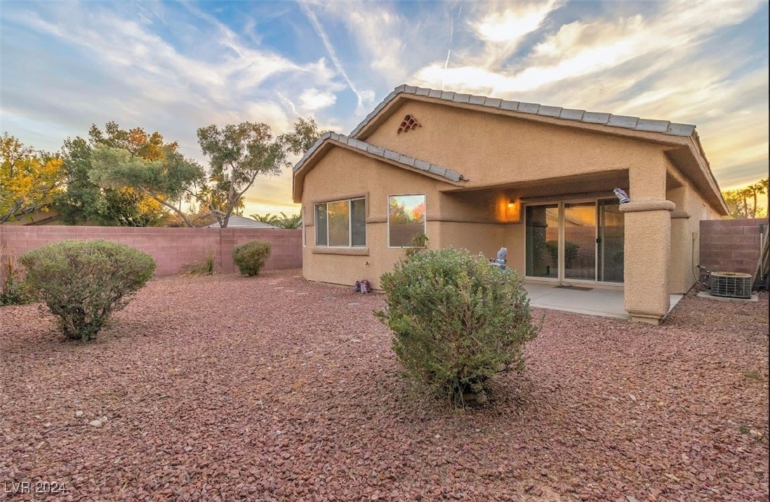 Las Vegas, Nevada 89122, United States, 3 Bedrooms Bedrooms, ,2 BathroomsBathrooms,Residential,Pending,29661