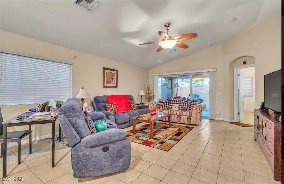 Las Vegas, Nevada 89122, United States, 3 Bedrooms Bedrooms, ,2 BathroomsBathrooms,Residential,Pending,29661