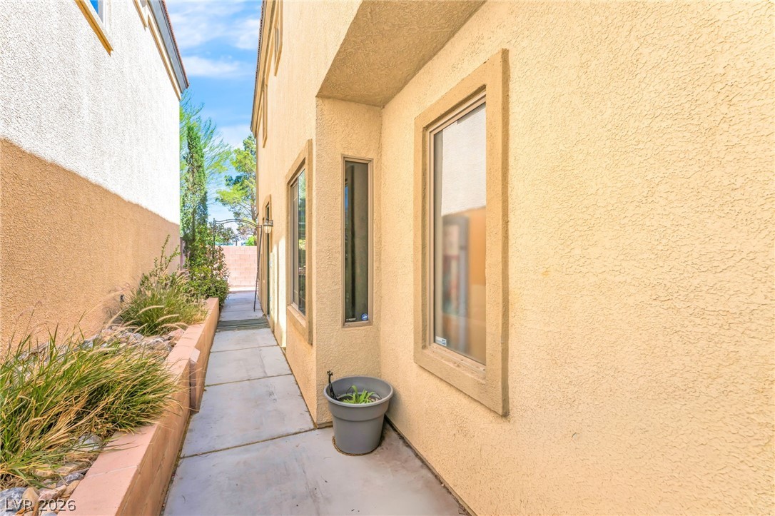 32 Yellow Flame Avenue