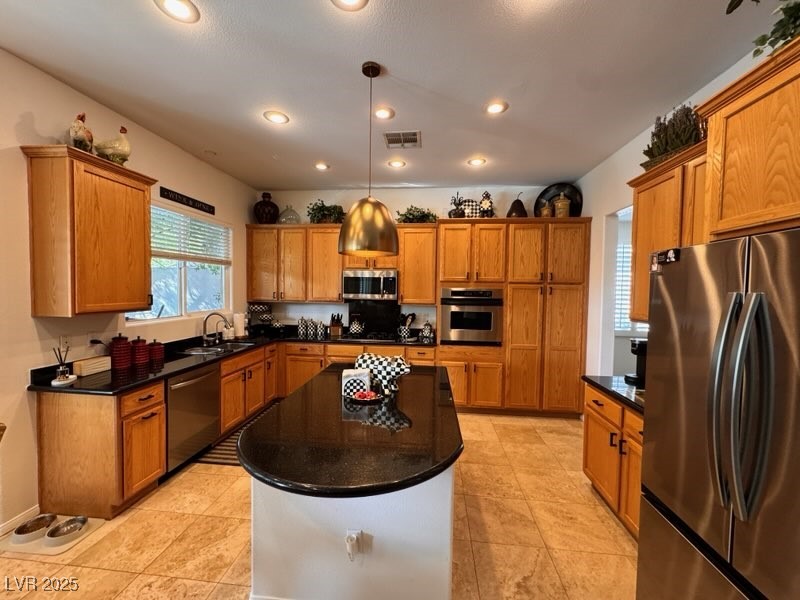 Las Vegas, Nevada 89135, United States, 3 Bedrooms Bedrooms, ,3 BathroomsBathrooms,Residential,Pending,4262