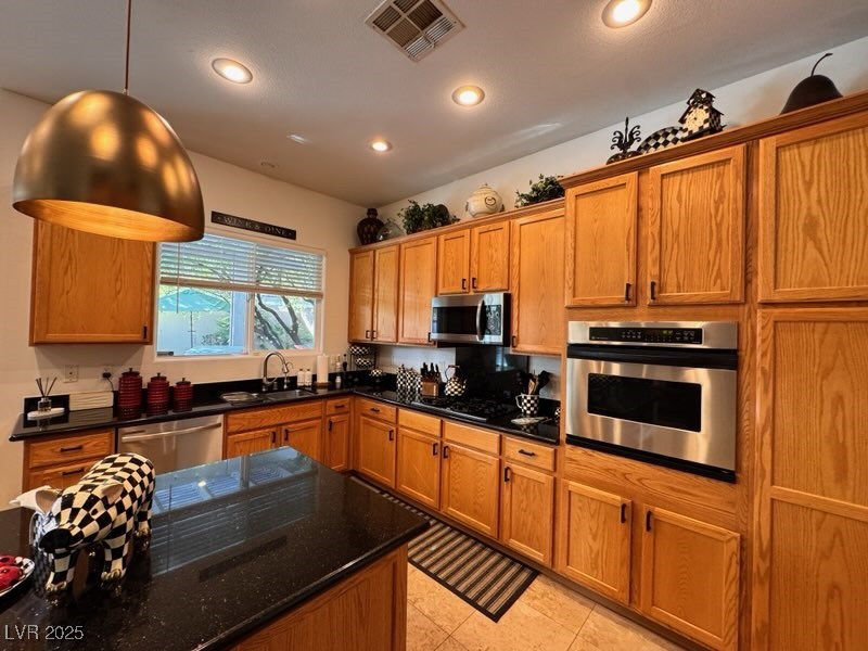 Las Vegas, Nevada 89135, United States, 3 Bedrooms Bedrooms, ,3 BathroomsBathrooms,Residential,Pending,4262