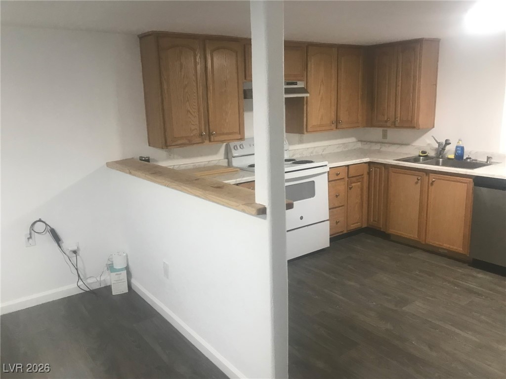 4400 N Leslie Street