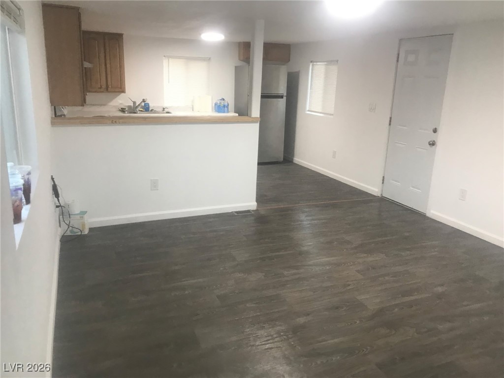 4400 N Leslie Street