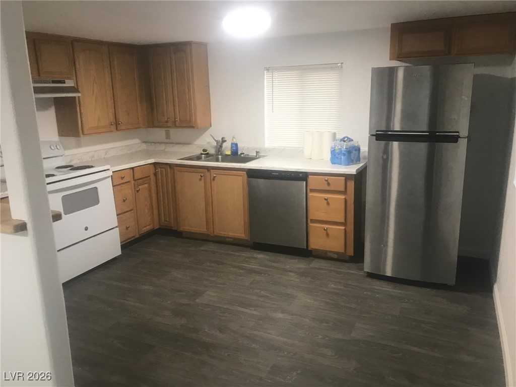 4400 N Leslie Street