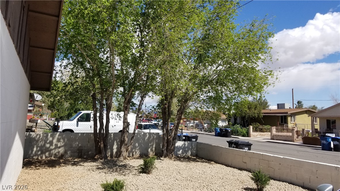 2533 Arrowhead Street