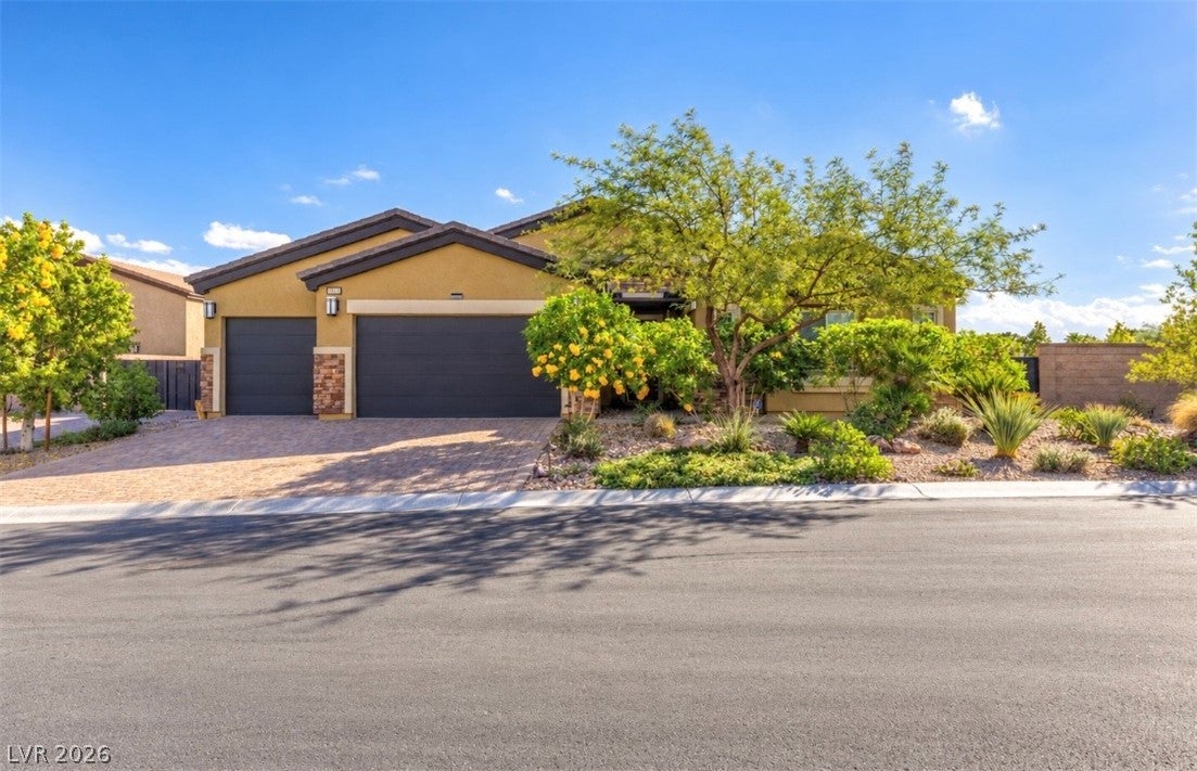 4318 W Velvet Ridge Court