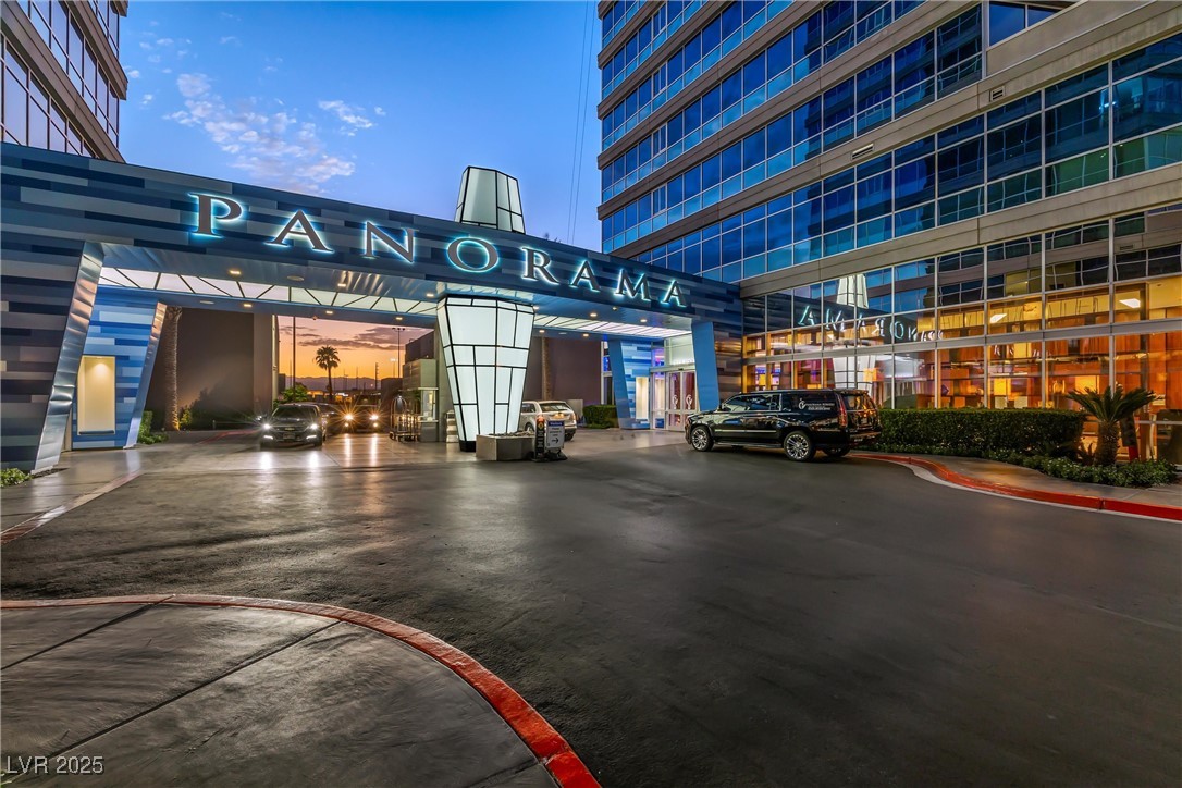 4525 DEAN MARTIN Drive 2605