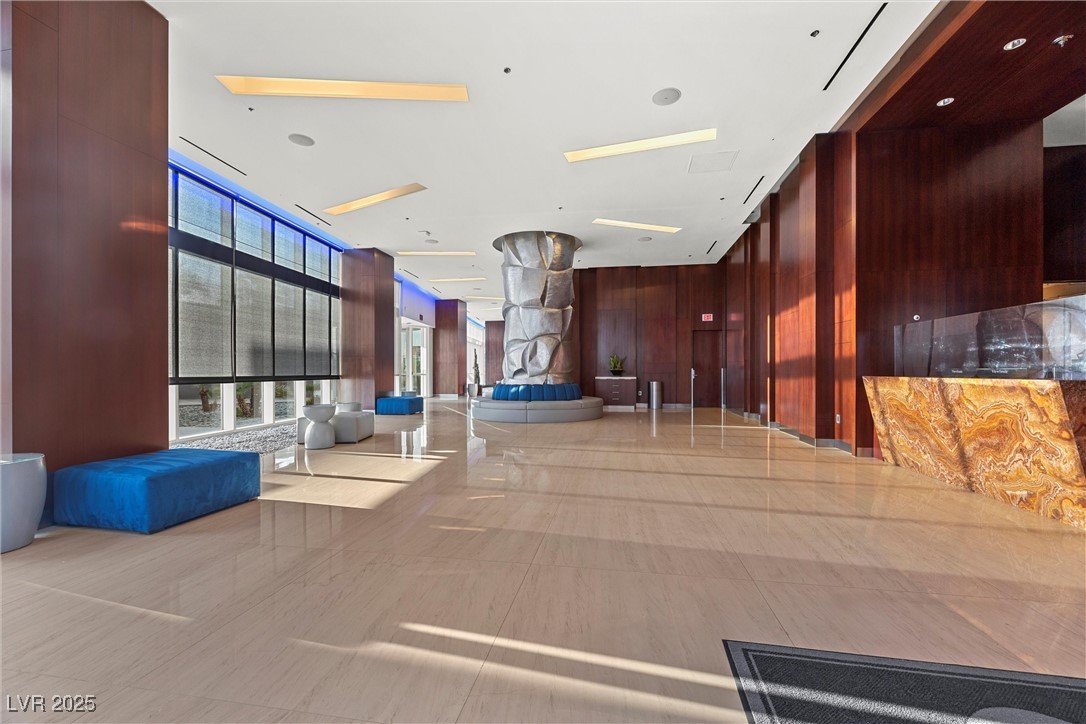 4525 DEAN MARTIN Drive 2605