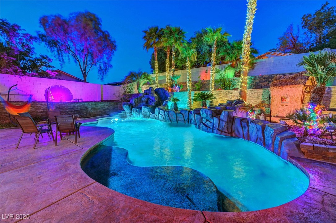 Henderson, Nevada 89015, United States, 5 Bedrooms Bedrooms, ,4 BathroomsBathrooms,Residential,Active,112757