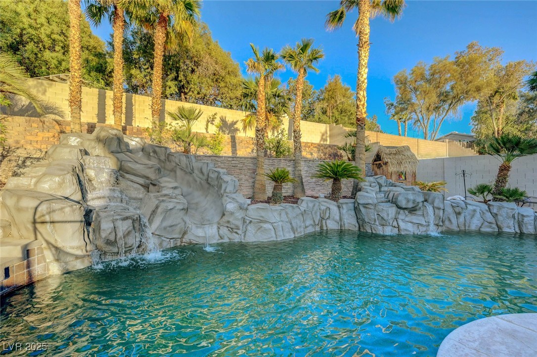 Henderson, Nevada 89015, United States, 5 Bedrooms Bedrooms, ,4 BathroomsBathrooms,Residential,Active,112757