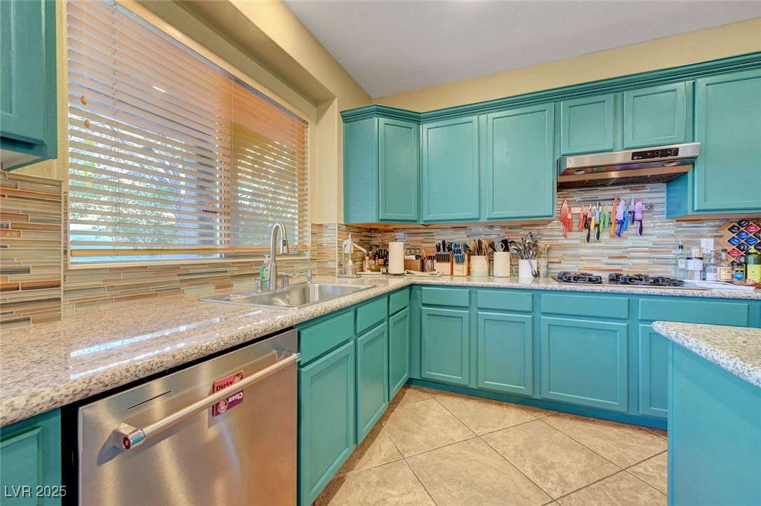 Henderson, Nevada 89015, United States, 5 Bedrooms Bedrooms, ,4 BathroomsBathrooms,Residential,Active,112757