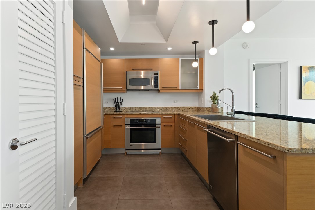 222 Karen Avenue 702