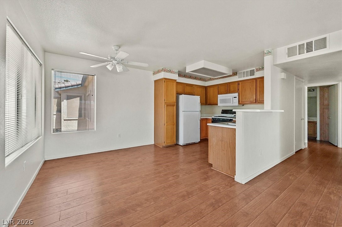 3425 E Russell Road 224