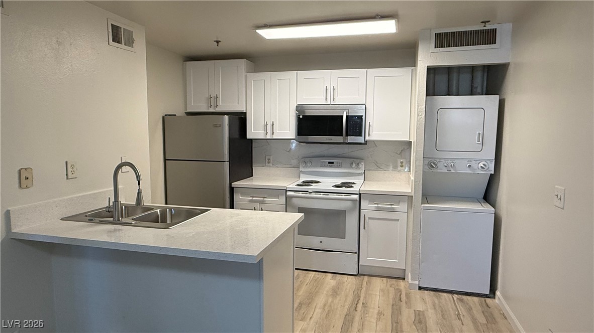 Properties 3 1381 E University Avenue 311