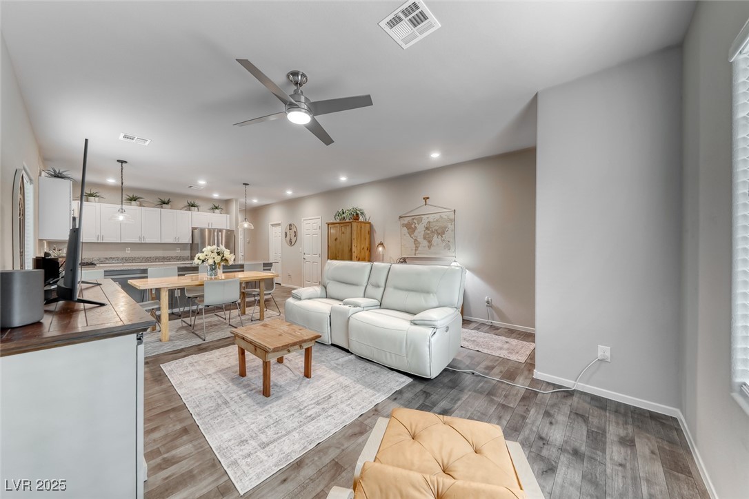 7529 Garnet Moon Street