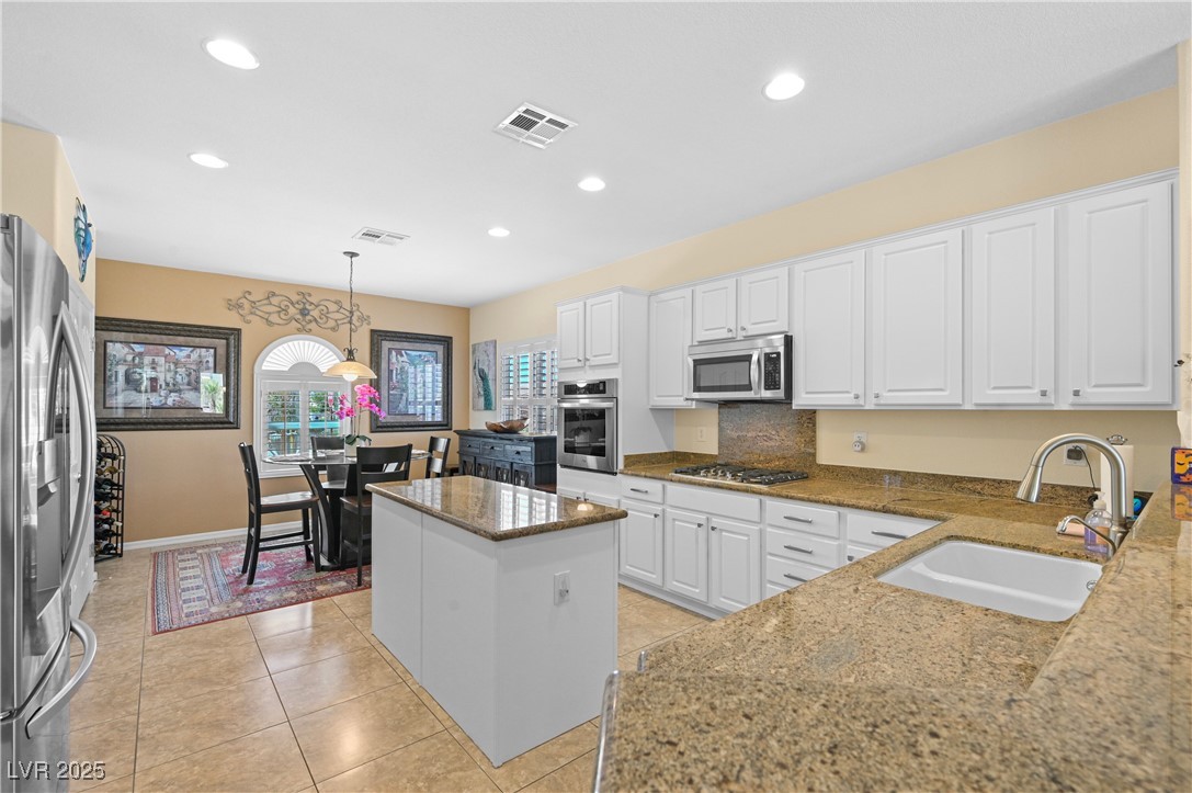 Henderson, Nevada 89044, United States, 2 Bedrooms Bedrooms, ,2 BathroomsBathrooms,Residential,Active,135989