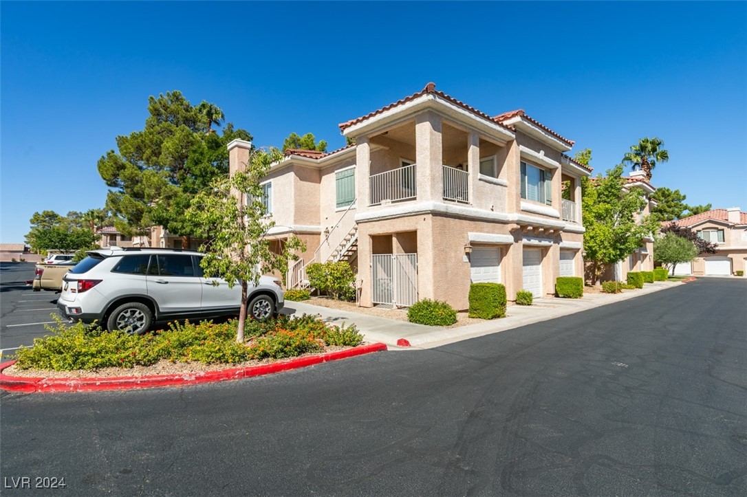 251 S Green Valley Parkway #1011, Henderson, Nevada image 3