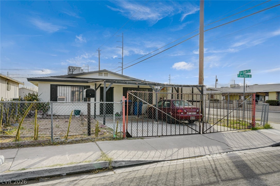 893 W Bartlett Avenue
