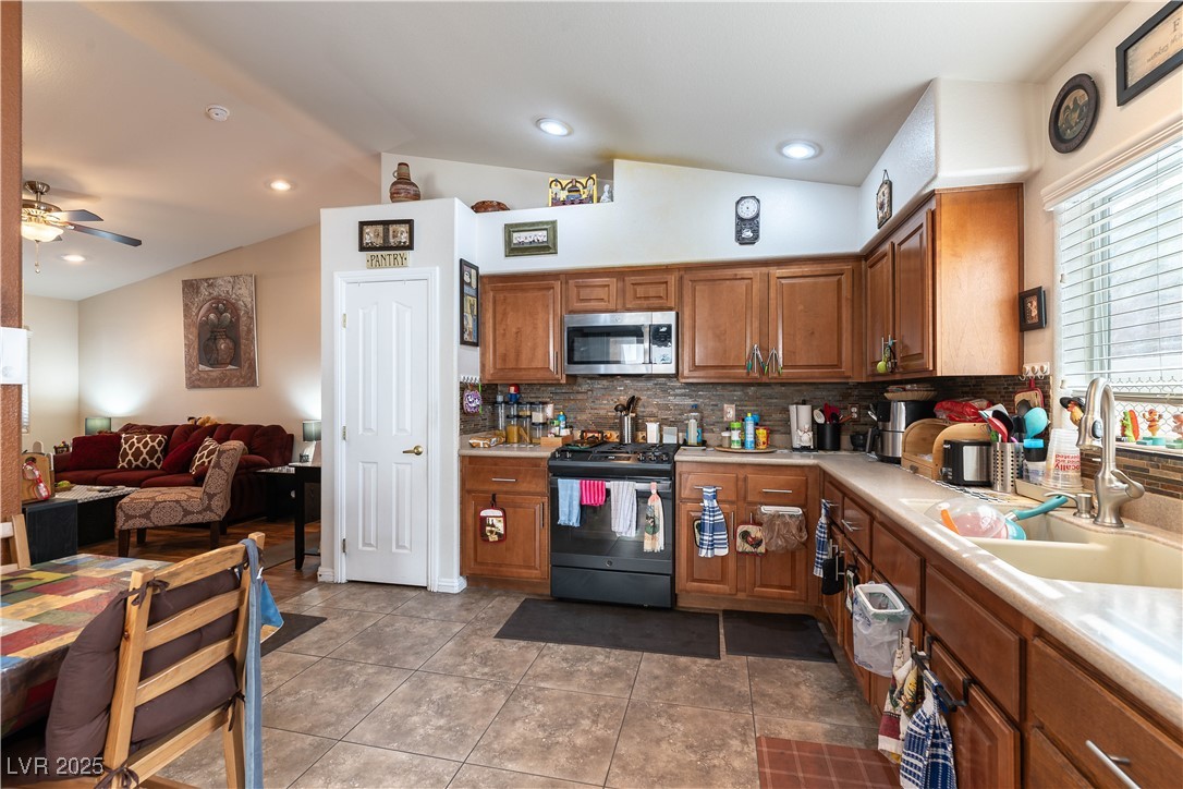 9293 Boltonia Court, Las Vegas, Nevada image 9