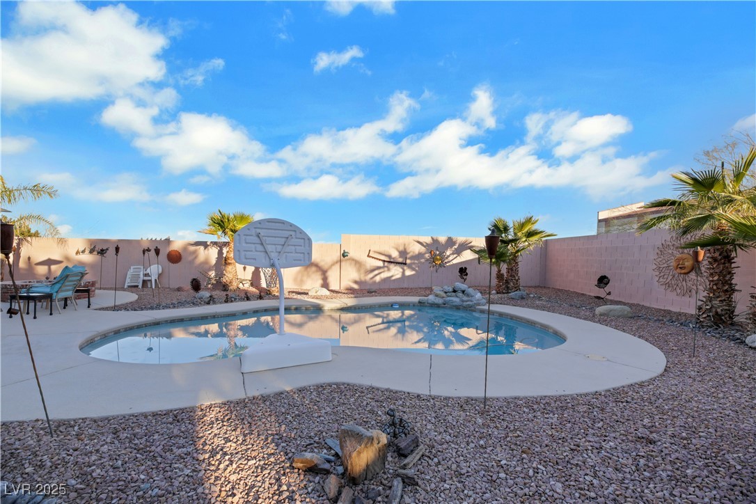 Las Vegas, Nevada 89123, United States, 4 Bedrooms Bedrooms, ,2 BathroomsBathrooms,Residential,Pending,20998