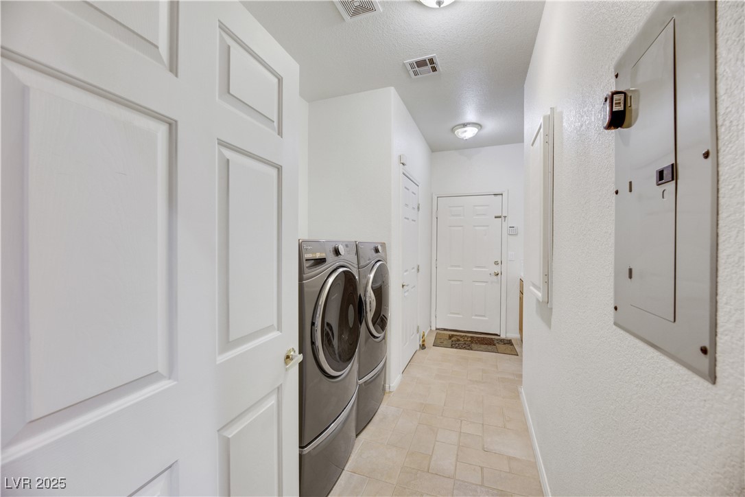 Las Vegas, Nevada 89123, United States, 4 Bedrooms Bedrooms, ,2 BathroomsBathrooms,Residential,Pending,20998